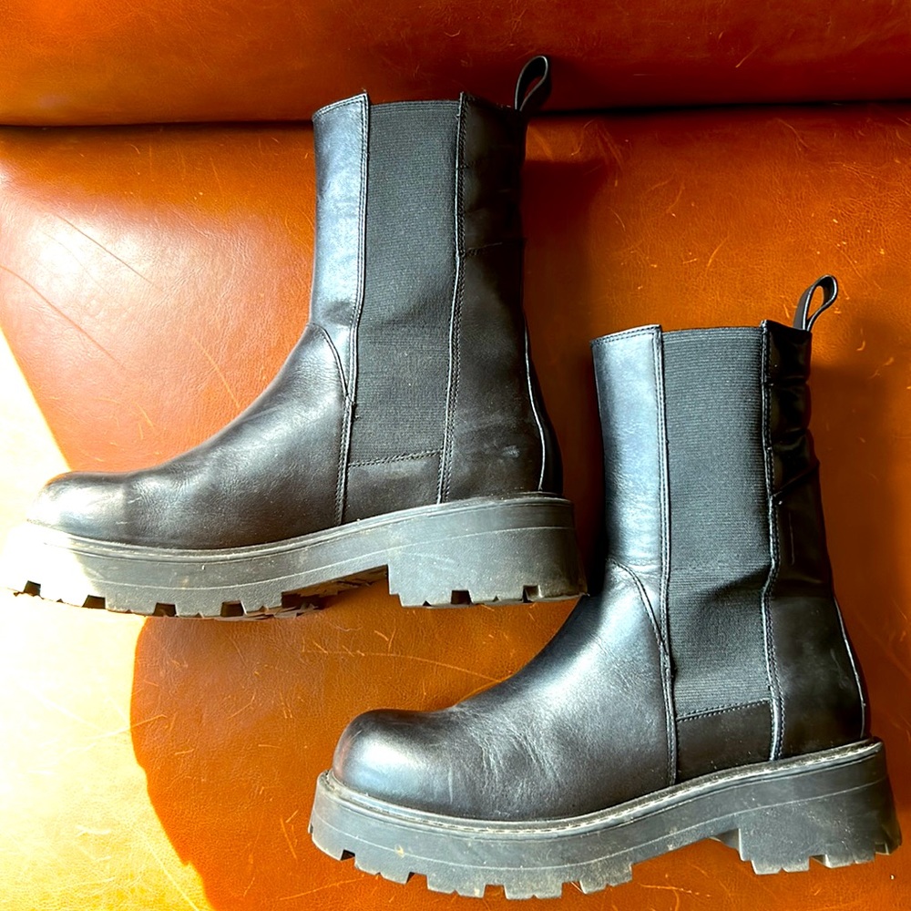 Vagabond Shoemakers Cosmo 2.0 Chelsea Boot in Black 37EU/7US